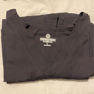 Scrub shirt